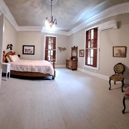 Bed and Breakfast Leslie Manor Глазго Экстерьер фото